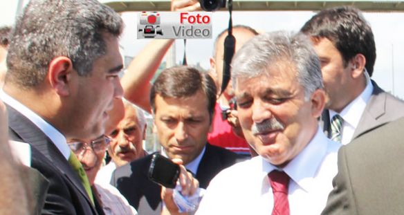 Cumhurbaşkanı Gül, Pazar'da coşkuyla karşılandı