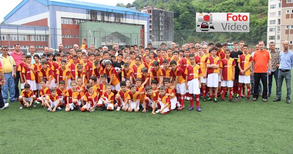 Pazar'da Galatasaray Futbol Okulu hizmete açıldı