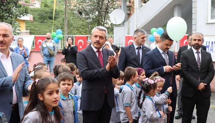 Rize’de Eğitim Öğretim Yılının İlk Ders Zili Çaldı